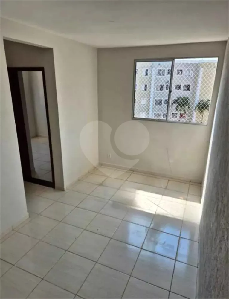 Apartamento à venda com 2 quartos, 48m² - Foto 2