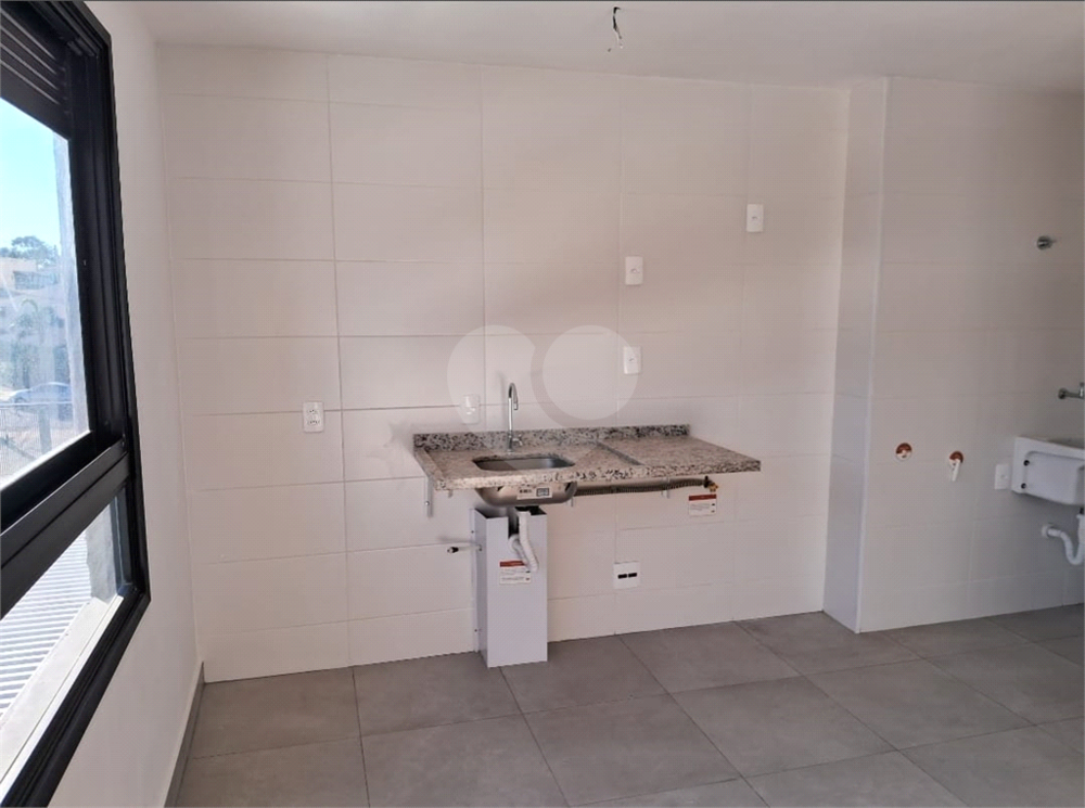 Apartamento à venda com 2 quartos, 64m² - Foto 2