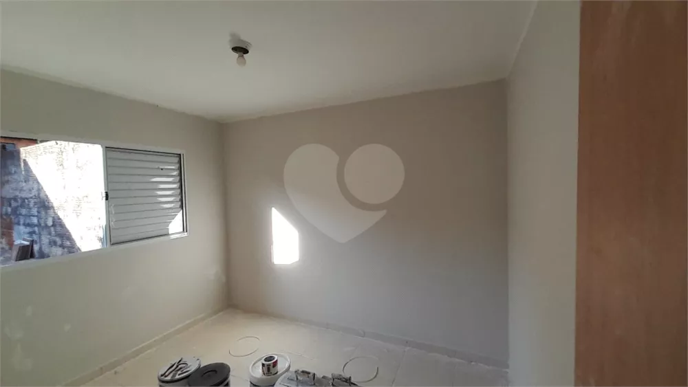 Casa à venda com 2 quartos, 80m² - Foto 3