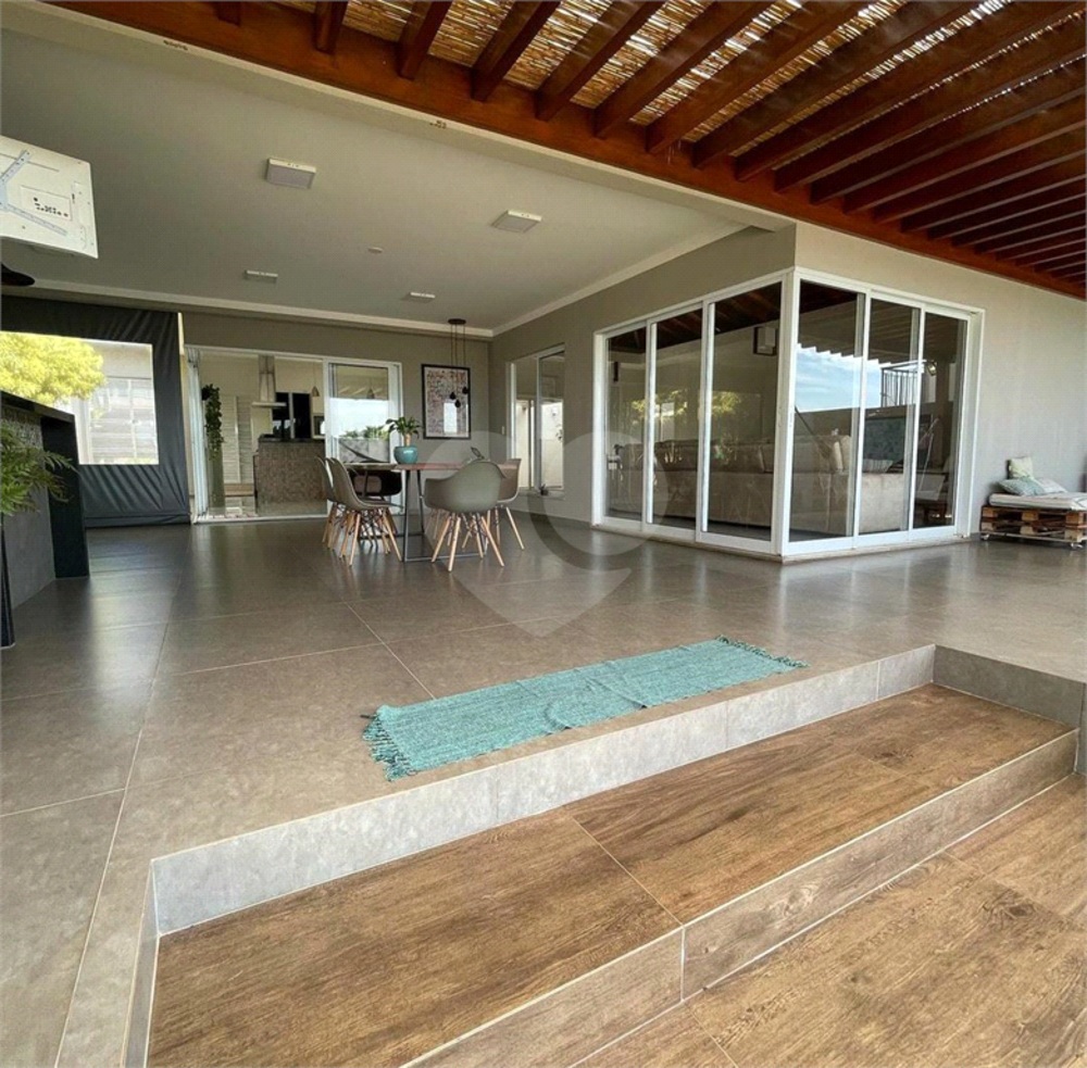 Casa à venda com 3 quartos, 300m² - Foto 4