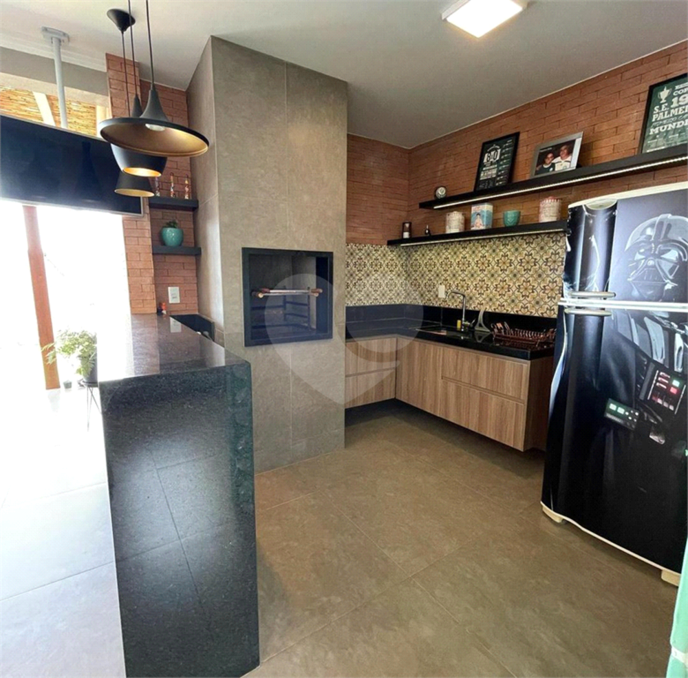 Casa à venda com 3 quartos, 300m² - Foto 2