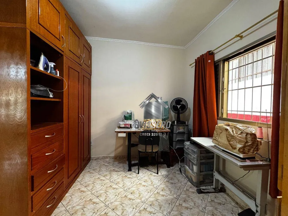 Casa, 4 quartos, 208 m² - Foto 1
