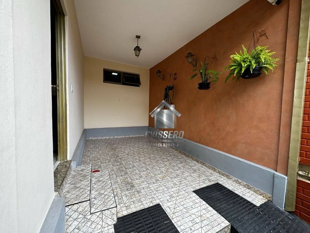 Casa, 4 quartos, 208 m² - Foto 2