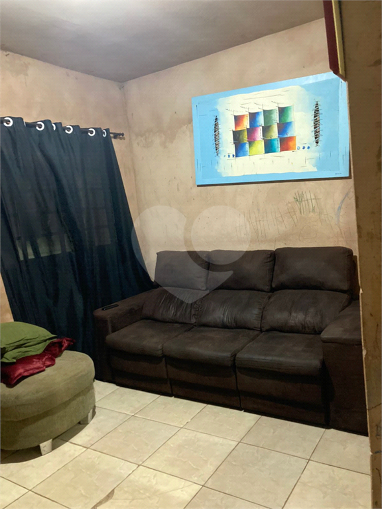 Casa à venda com 3 quartos, 77m² - Foto 2