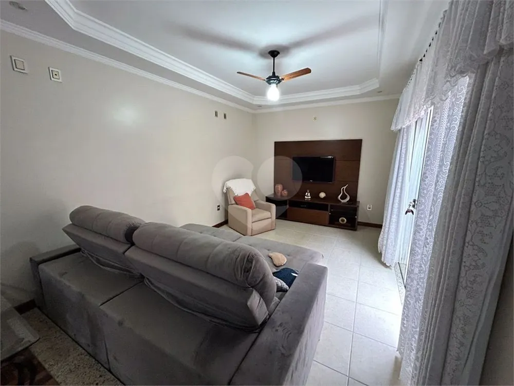 Casa, 3 quartos, 208 m² - Foto 1
