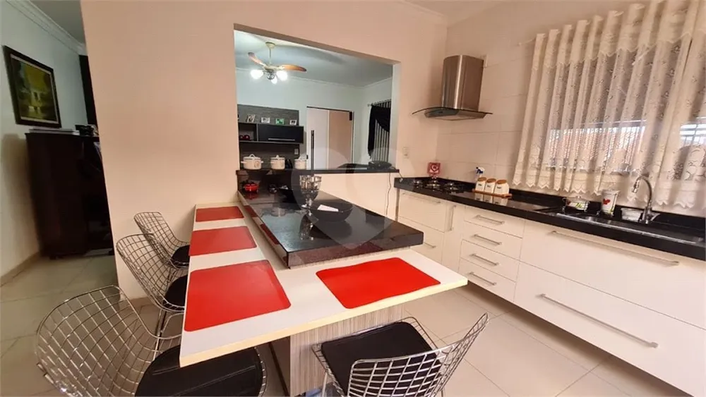 Casa, 3 quartos, 210 m² - Foto 12