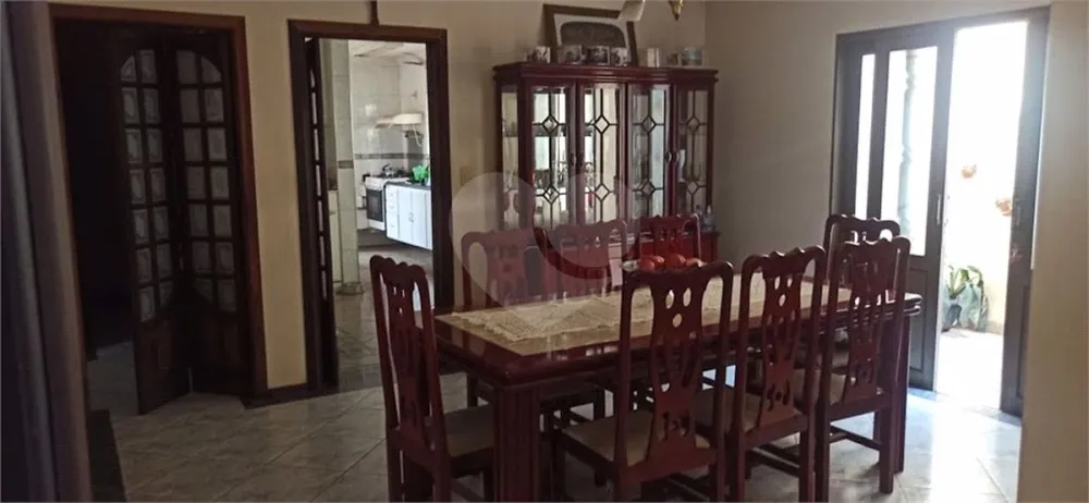 Sobrado, 3 quartos, 369 m² - Foto 1
