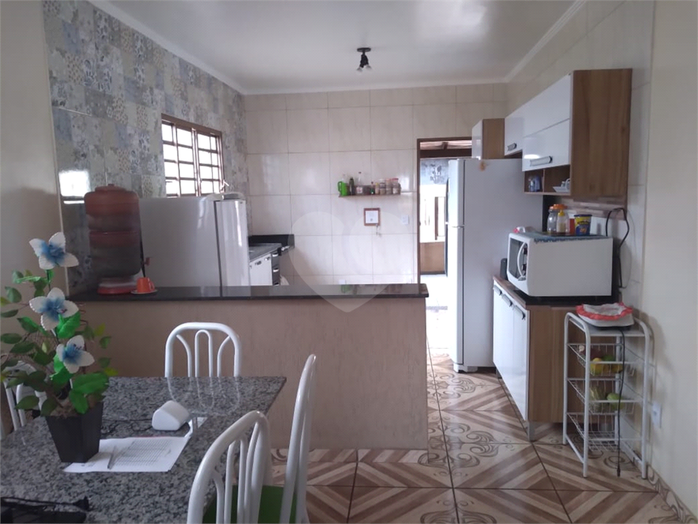 Casa à venda com 3 quartos, 252m² - Foto 9