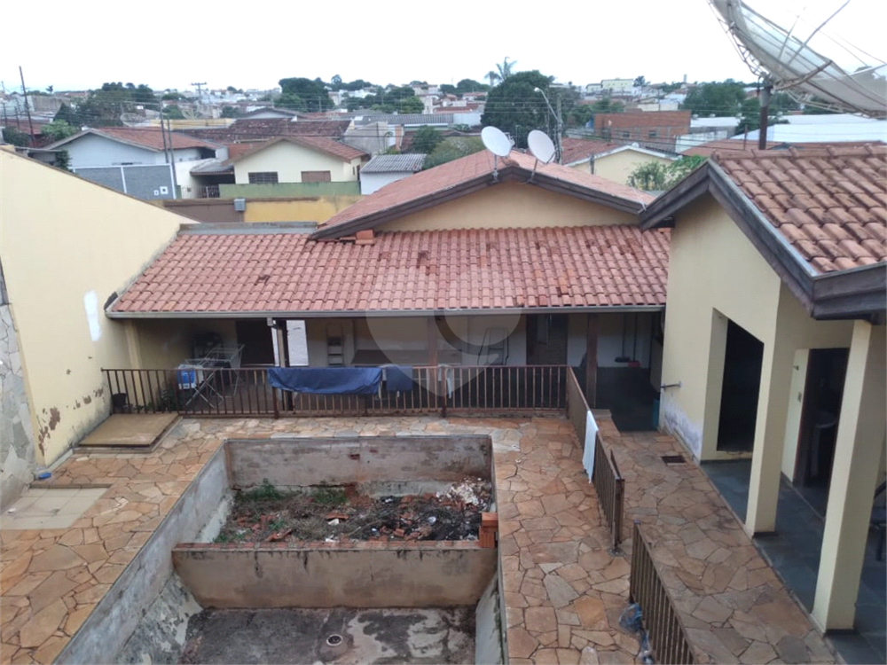 Casa à venda com 3 quartos, 252m² - Foto 18