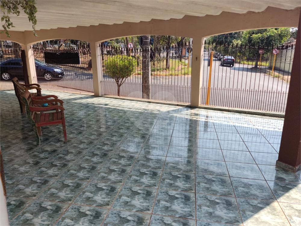 Casa à venda com 4 quartos, 240m² - Foto 4