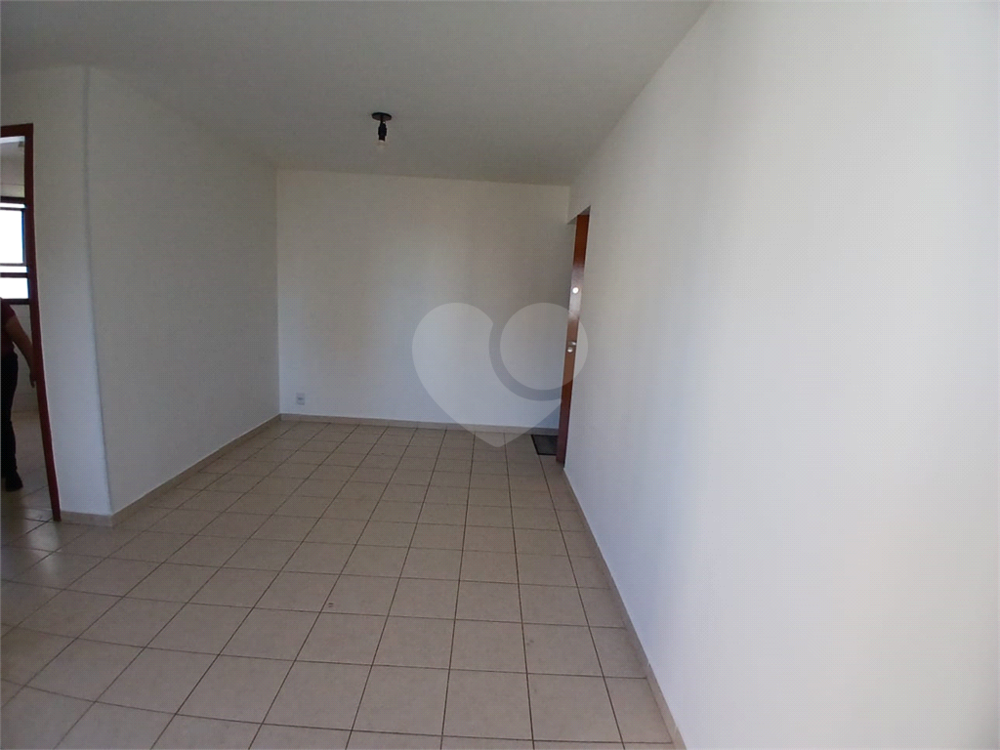 Apartamento para alugar com 2 quartos, 63m² - Foto 21