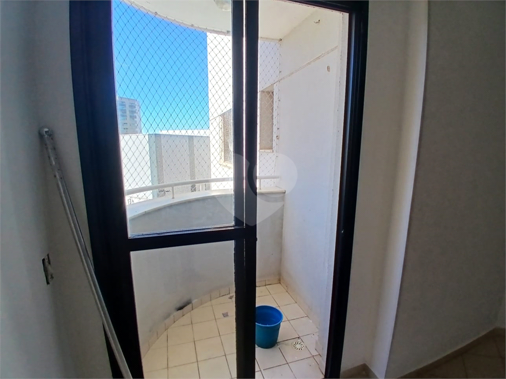 Apartamento para alugar com 2 quartos, 63m² - Foto 27