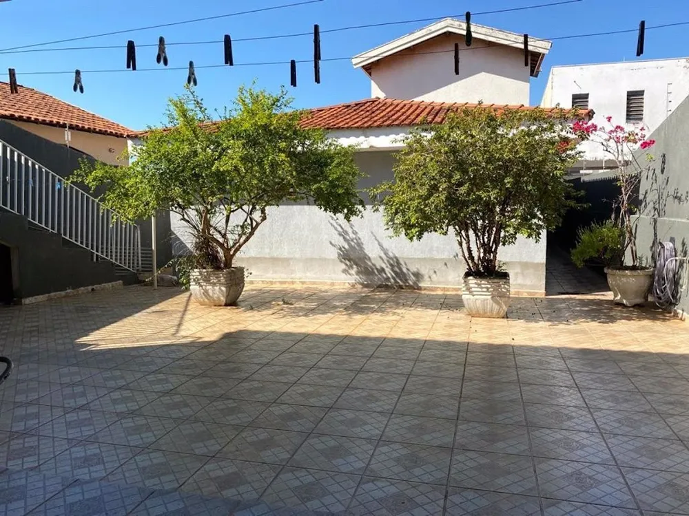 Casa, 4 quartos, 220 m² - Foto 1