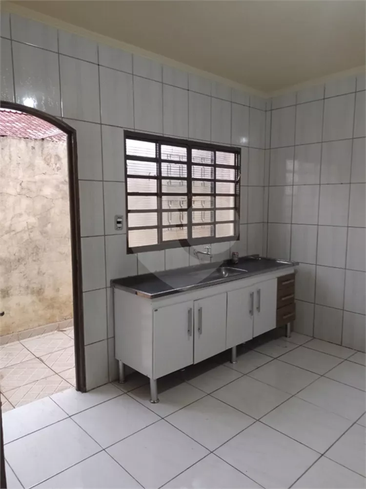 Casa à venda com 2 quartos, 56m² - Foto 1