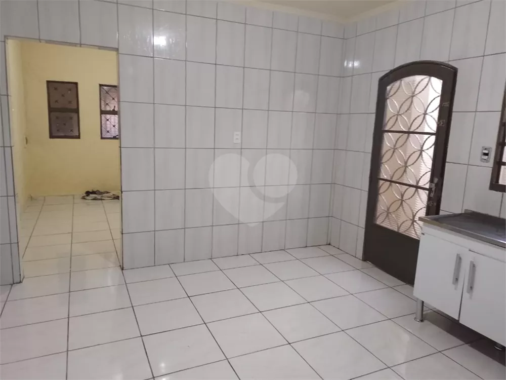 Casa à venda com 2 quartos, 56m² - Foto 4