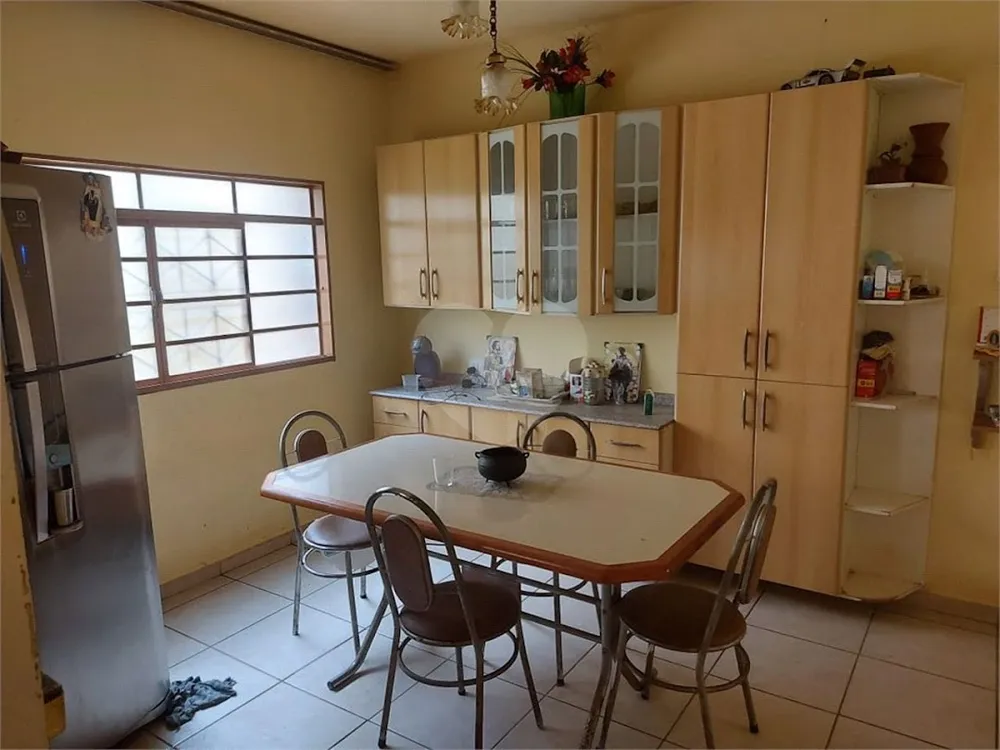 Casa, 3 quartos, 213 m² - Foto 1