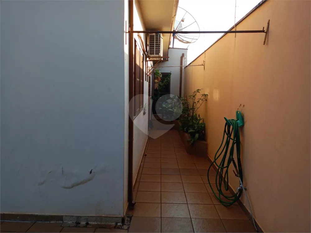 Casa à venda com 3 quartos, 310m² - Foto 9