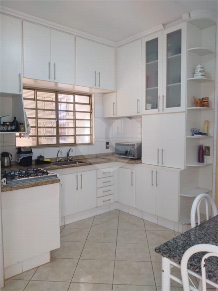 Casa à venda com 2 quartos, 87m² - Foto 2