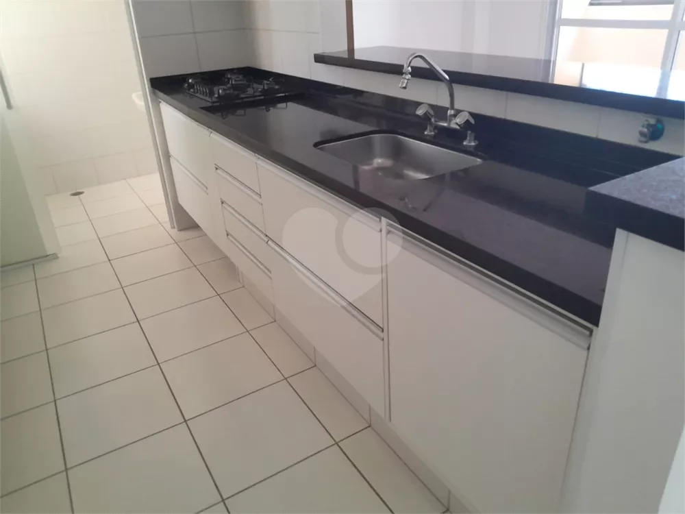 Apartamento à venda com 3 quartos, 85m² - Foto 11