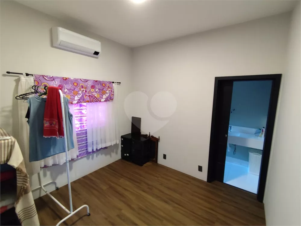 Casa à venda com 2 quartos, 250m² - Foto 4