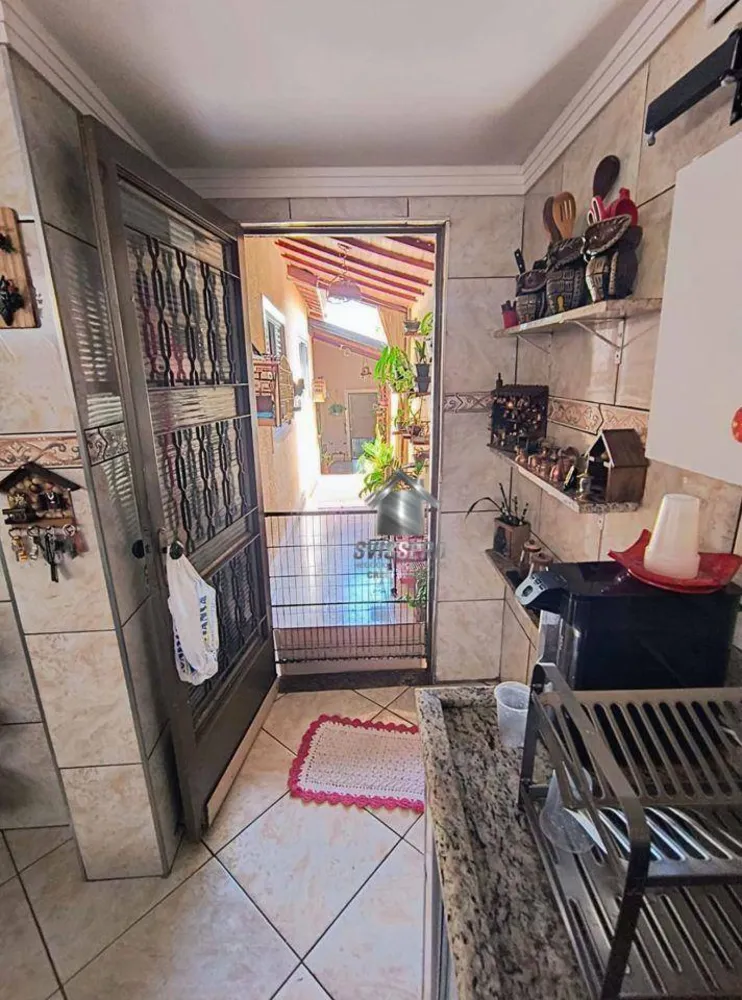 Casa, 3 quartos, 162 m² - Foto 2
