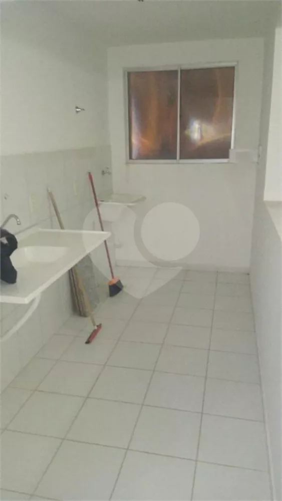 Apartamento à venda com 2 quartos, 48m² - Foto 2