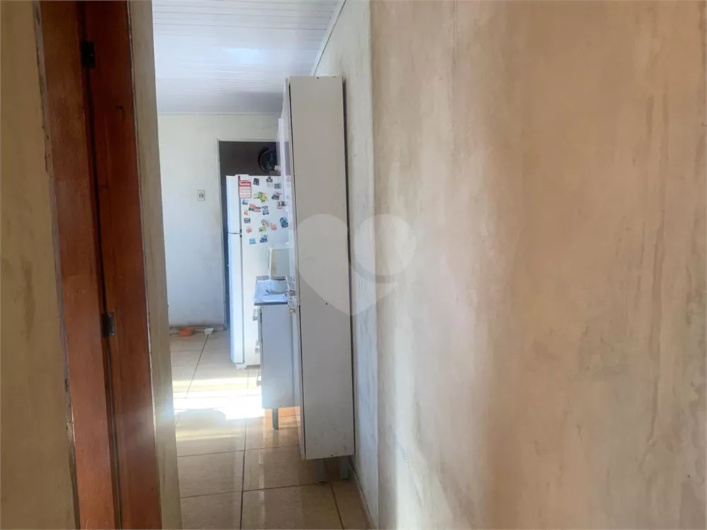 Casa à venda com 1 quarto, 32m² - Foto 2