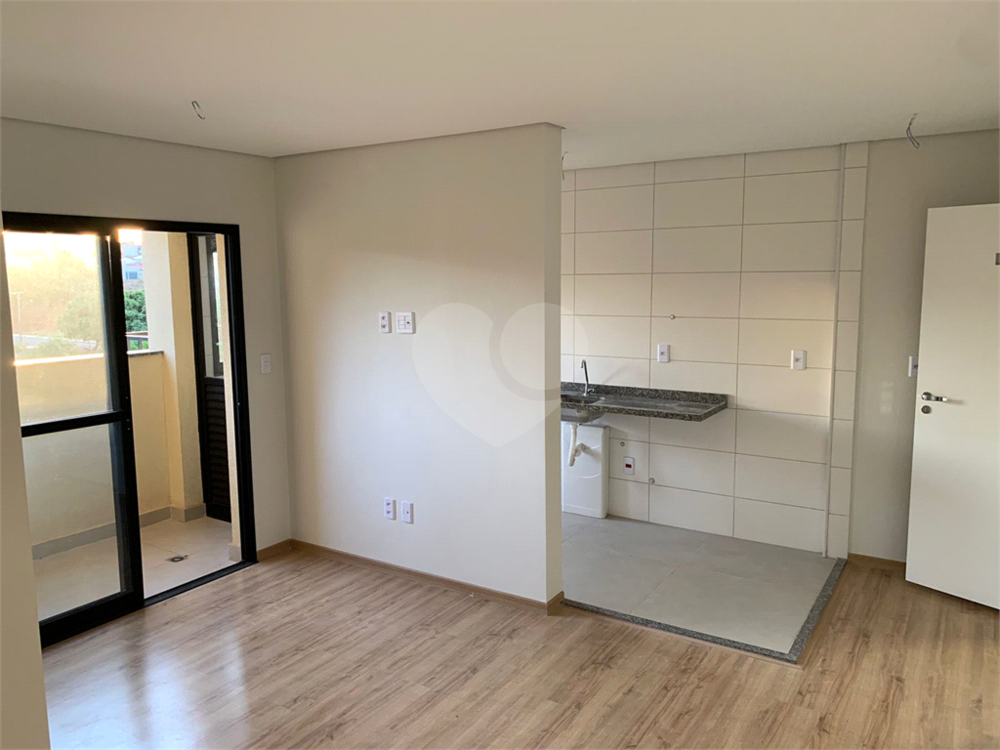 Apartamento à venda com 3 quartos, 70m² - Foto 3