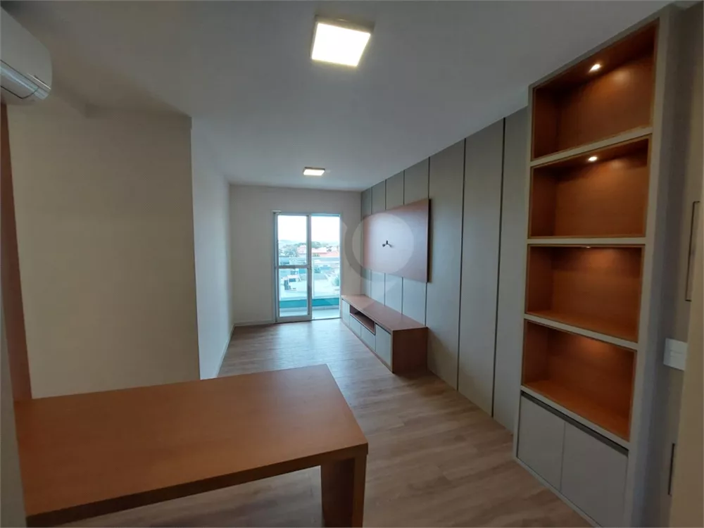 Apartamento à venda com 3 quartos, 68m² - Foto 2