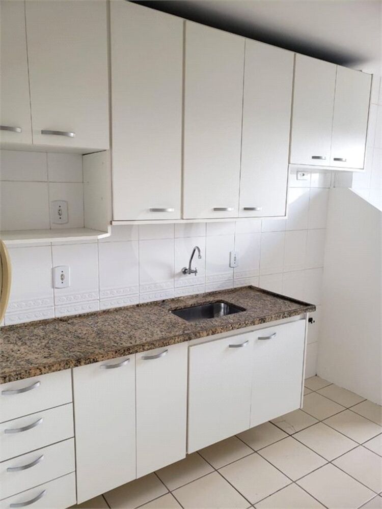 Apartamento à venda com 3 quartos, 80m² - Foto 1