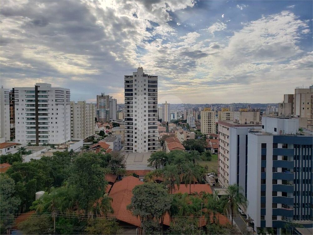 Apartamento à venda com 3 quartos, 80m² - Foto 3