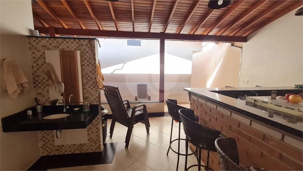 Casa, 3 quartos, 230 m² - Foto 1