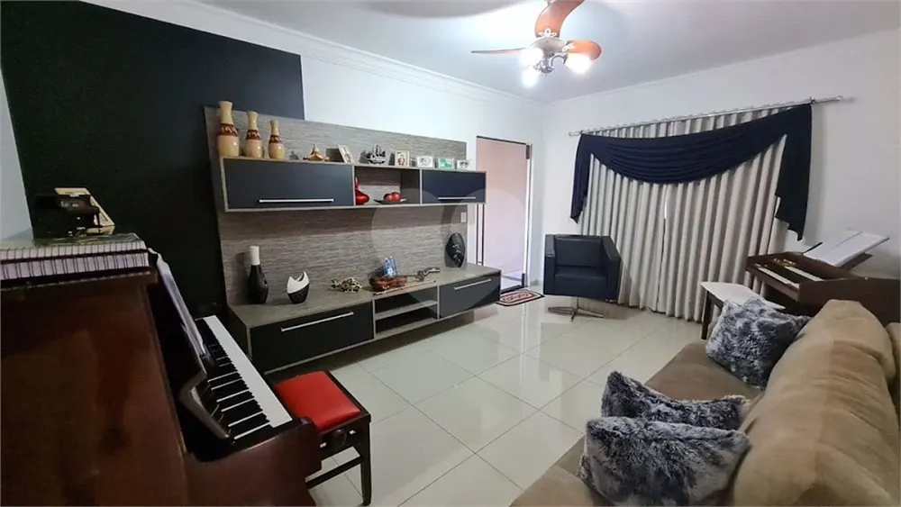 Casa, 3 quartos, 230 m² - Foto 3