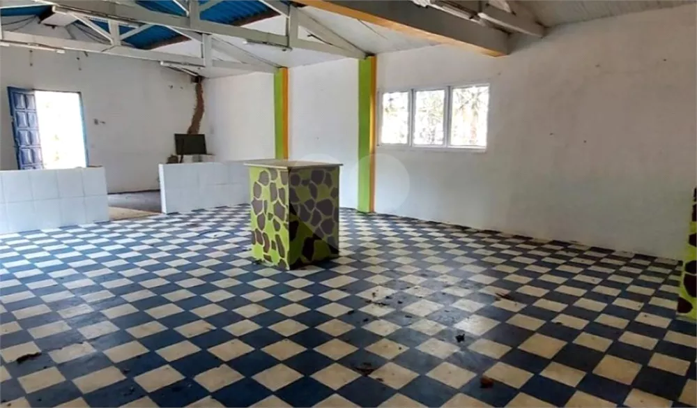 Casa à venda com 3 quartos, 200m² - Foto 3