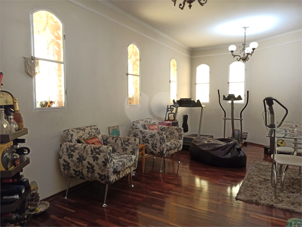 Casa à venda com 4 quartos, 310m² - Foto 34