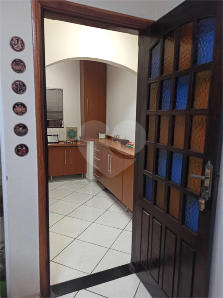 Casa à venda com 4 quartos, 310m² - Foto 17