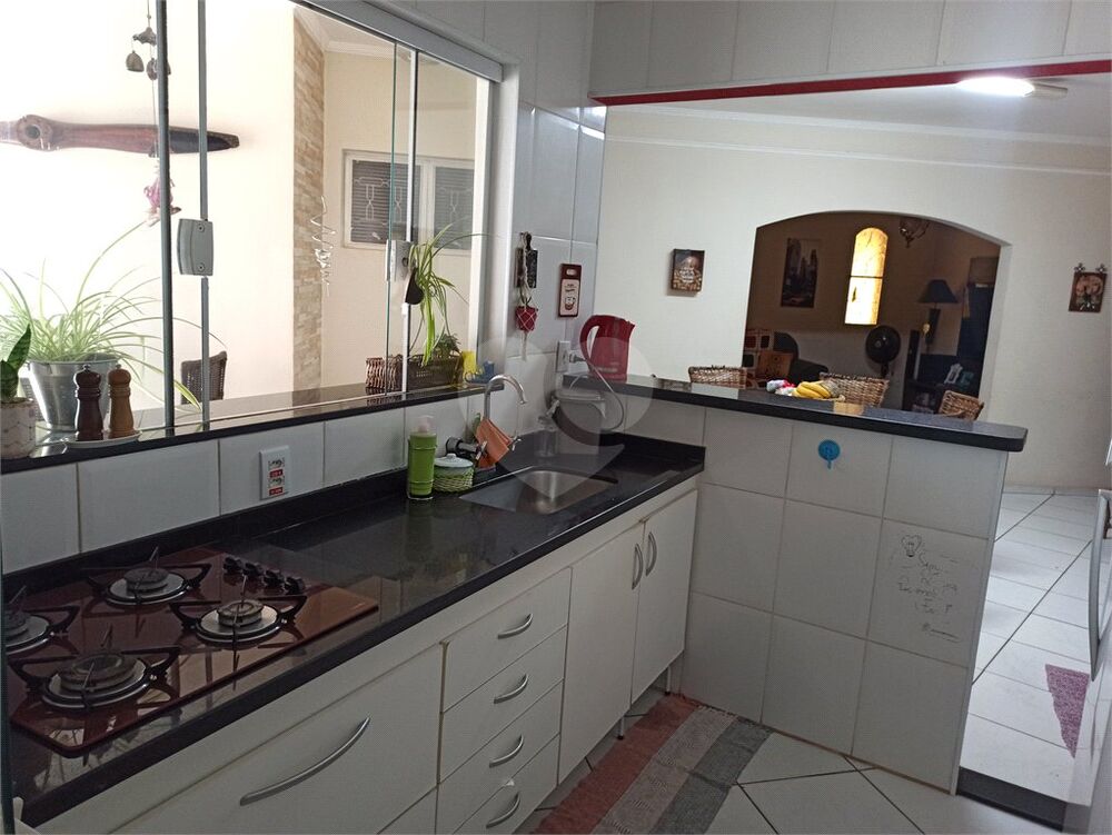 Casa à venda com 4 quartos, 310m² - Foto 10