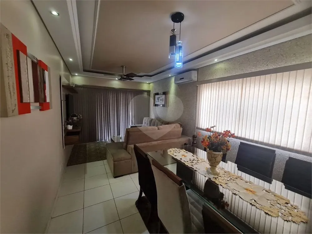 Casa, 3 quartos, 217 m² - Foto 1