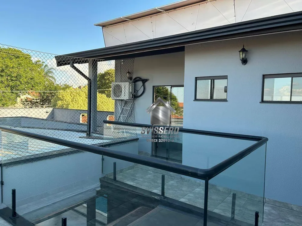 Casa, 3 quartos, 228 m² - Foto 1