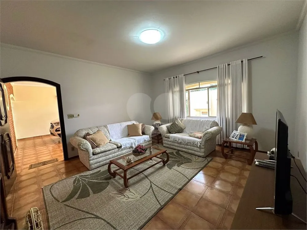 Casa, 3 quartos, 240 m² - Foto 1