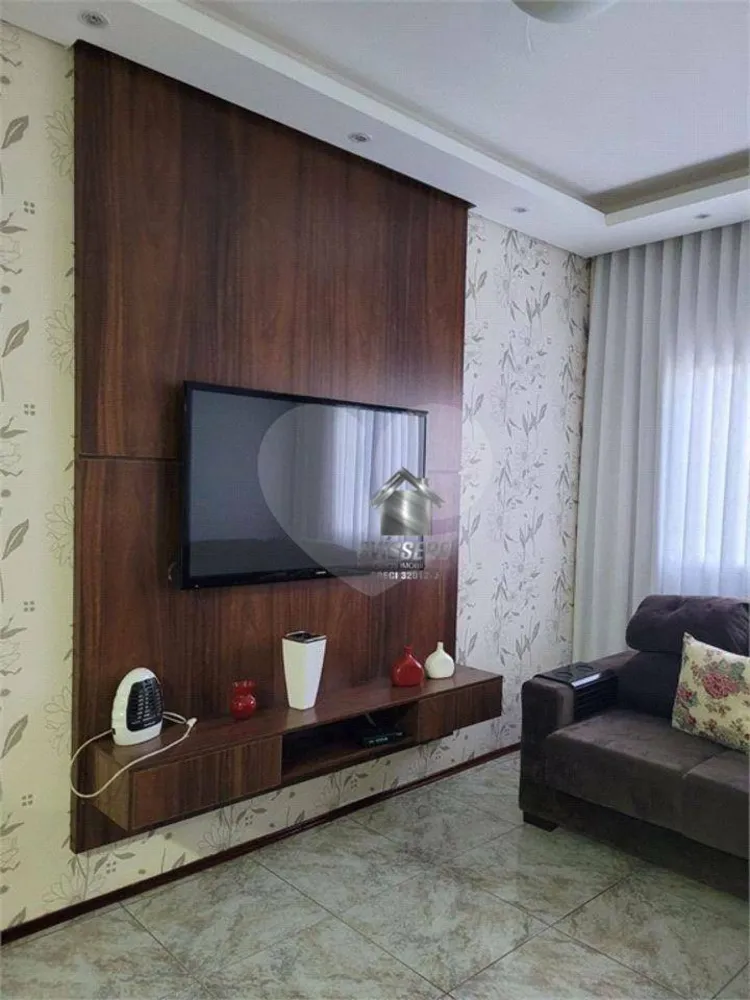 Casa, 3 quartos, 169 m² - Foto 1