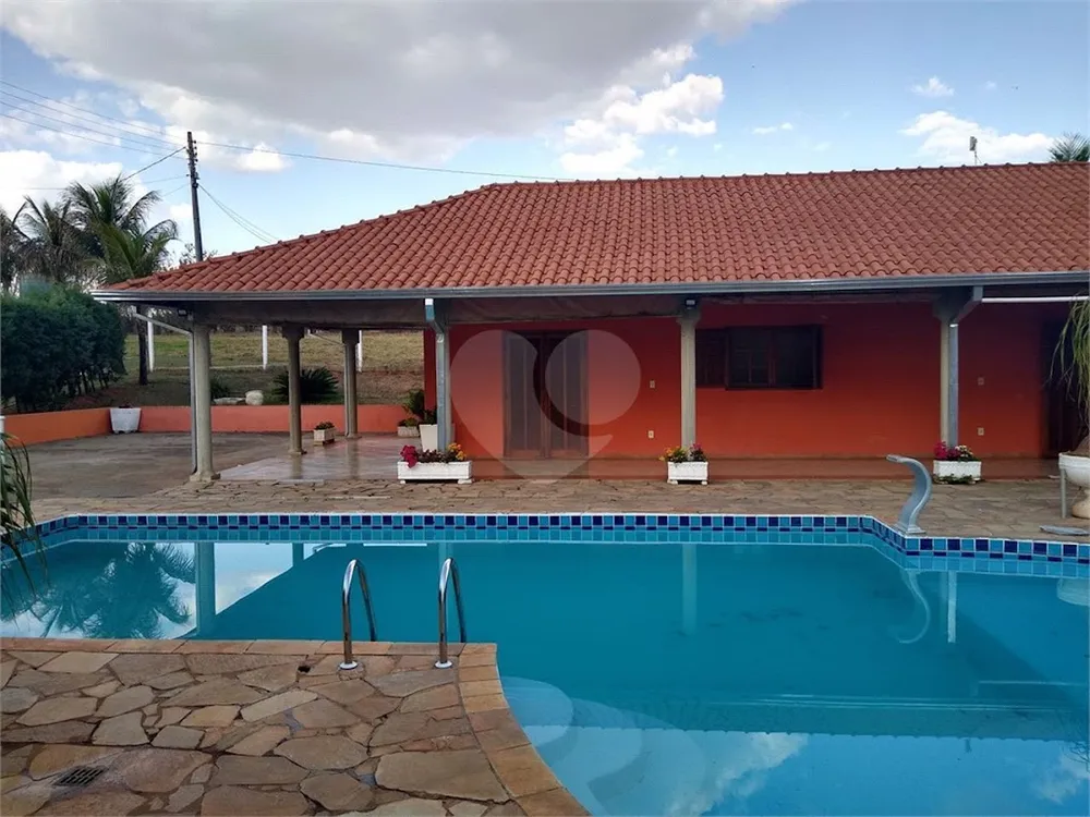 Chácara, 3 quartos, 2348 m² - Foto 1