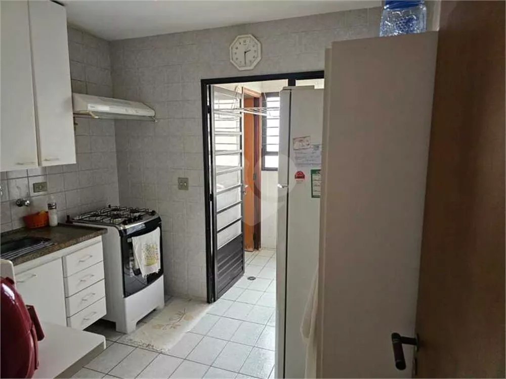 Apartamento à venda com 3 quartos, 83m² - Foto 4