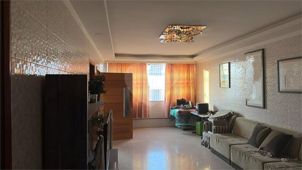 Casa à venda com 7 quartos, 274m² - Foto 1