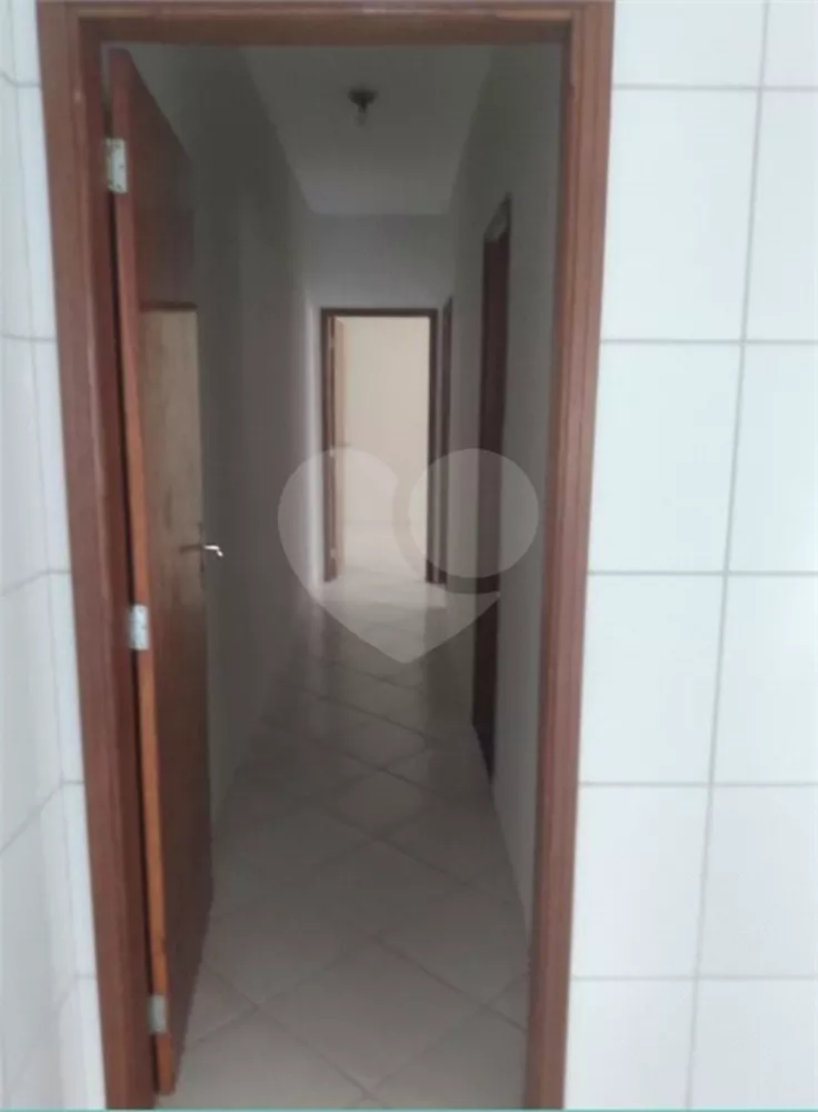 Casa à venda com 2 quartos, 66m² - Foto 3