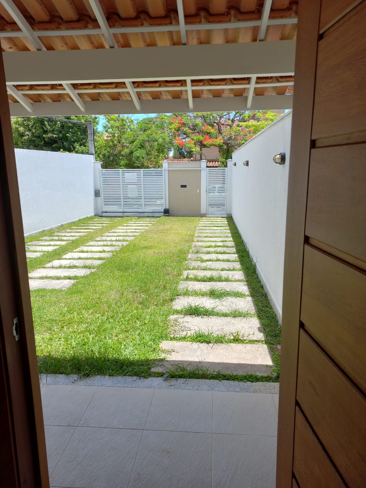 Casa de Condomínio à venda com 3 quartos, 150m² - Foto 1