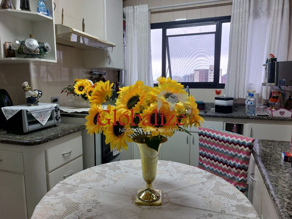 Apartamento à venda com 3 quartos, 134m² - Foto 13