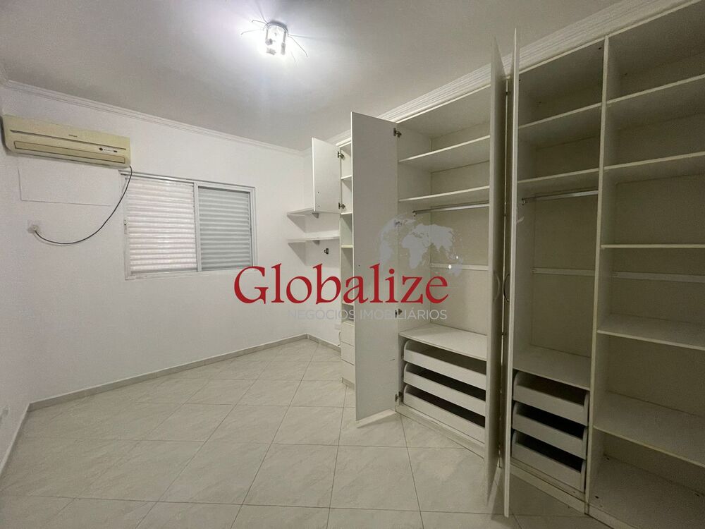Casa à venda com 3 quartos, 330m² - Foto 7