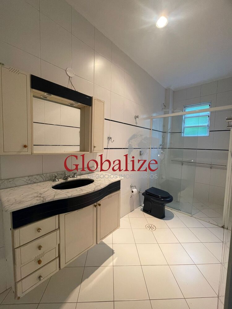 Casa à venda com 3 quartos, 330m² - Foto 5