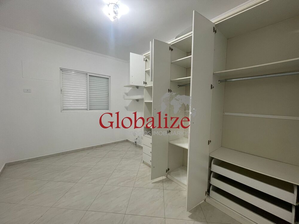 Casa à venda com 3 quartos, 330m² - Foto 8